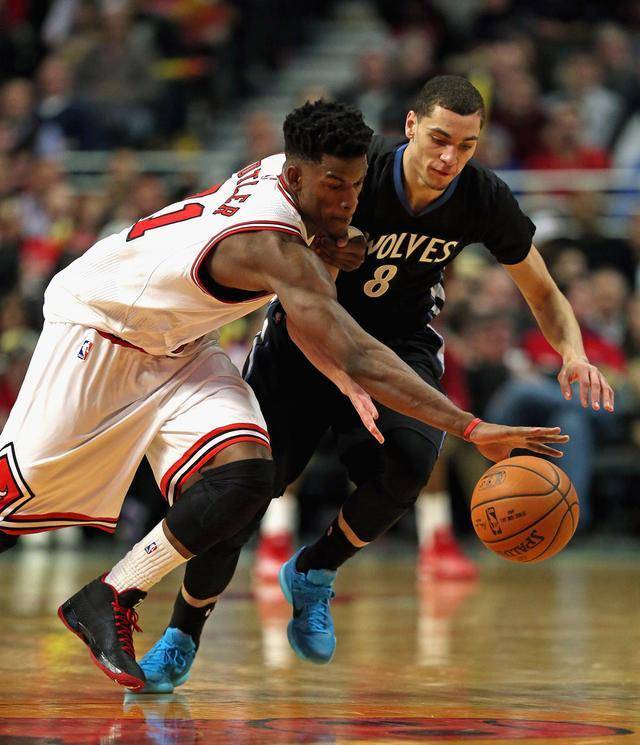 西班牙女足传奇卡尔莫纳加盟巴黎圣日耳曼:追求极限挑战,开启新篇章